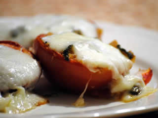 Pomodori gratinati al forno con mozzarella